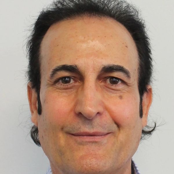 Portrait of Dr. Mohammad Mowlaei